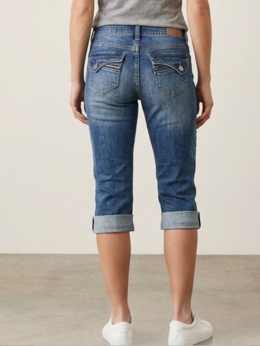 Women’s Blue Denim Capri Jeans - Classic Cuffed Style